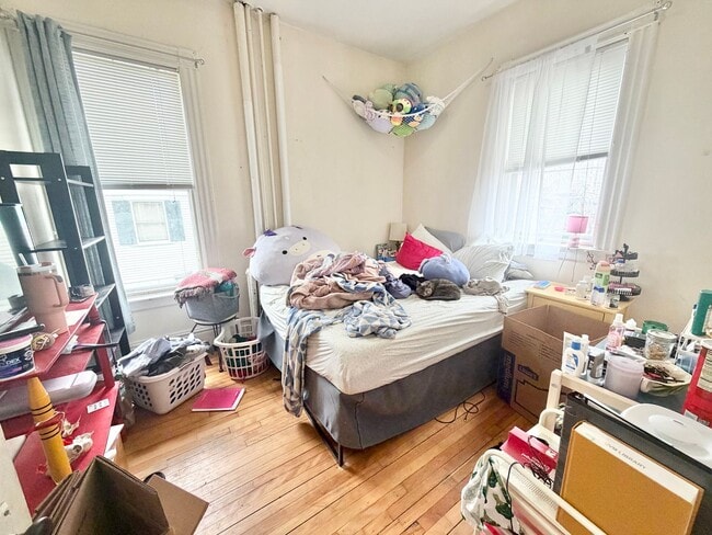 Photo - 3 Bedroom Apartment in Burlington VT Available 6/1!