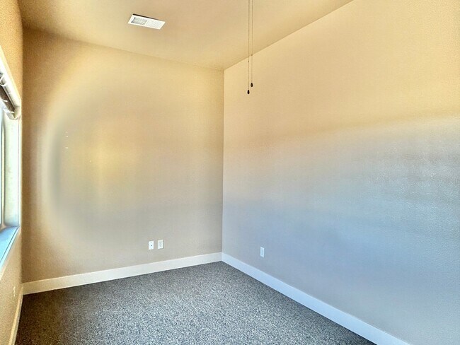 Foto del edificio - 5918 S Frontage Rd