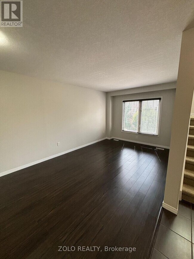 Photo du bâtiment - 750-750 Lawrence St