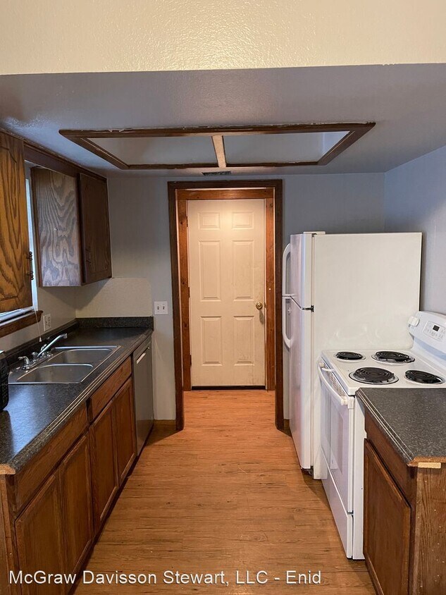 Primary Photo - 2 br, 1 bath House - 2502 E Cedar Ave