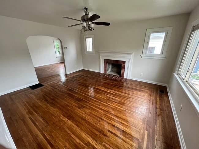 Living Room - 6816 Park Ave