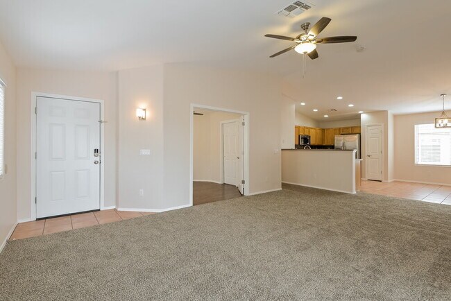 Building Photo - 422 W Tara Danette Dr