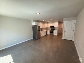Building Photo - 2915 Waverly Dr SE