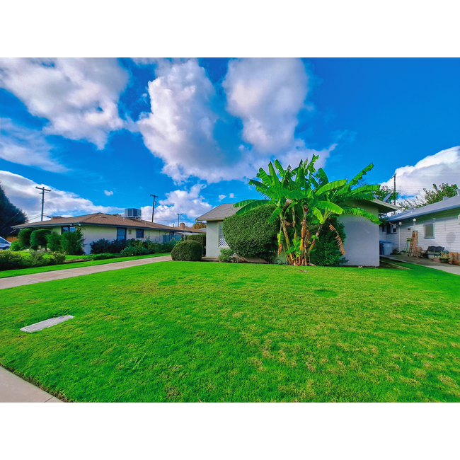 Foto del edificio - Single-Level 2BR Apartment with Garage in Fresno!