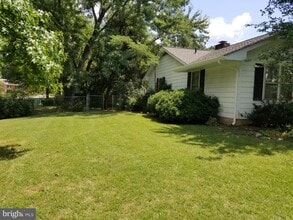 Building Photo - 241 N Randolph Rd
