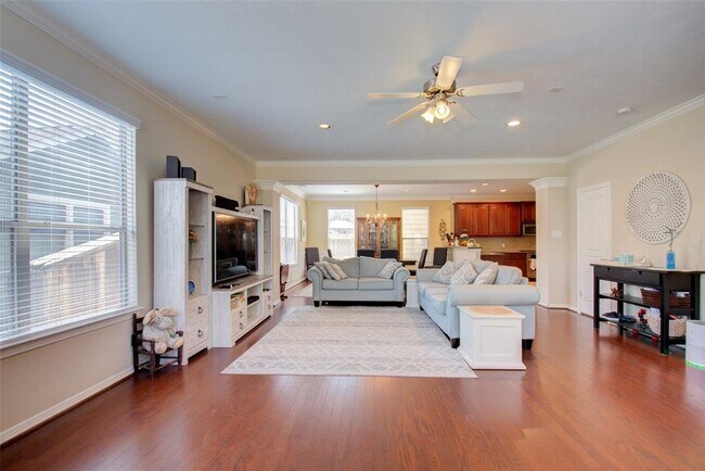 Building Photo - 2535 Brinkman St