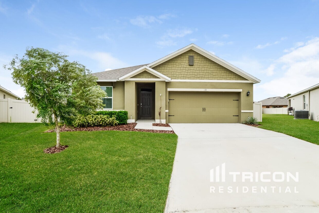 Foto principal - 221 Cedar Elm Cir