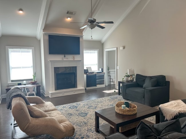 Building Photo - 220 Lee Audis Ln