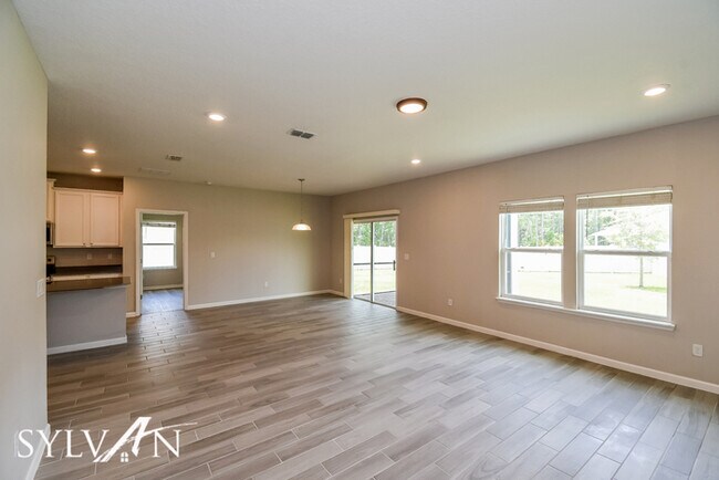 Building Photo - Don't miss out on the opportunity to live ...