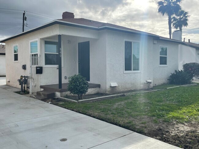 Building Photo - 840 W 127th Pl