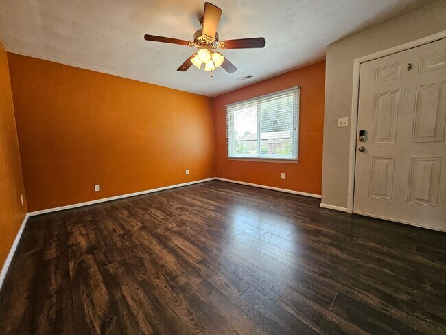 Foto del edificio - 4 Bedroom Ranch in Western Branch