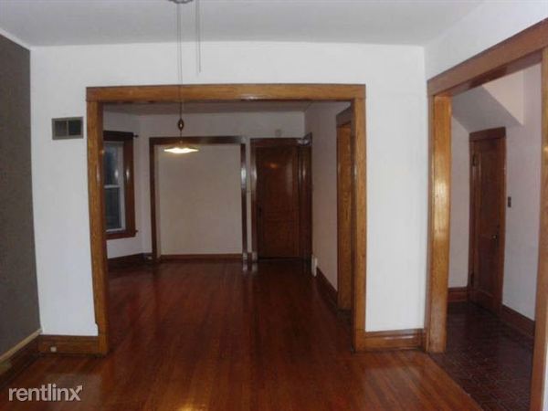 Building Photo - 3514 N Ashland Ave