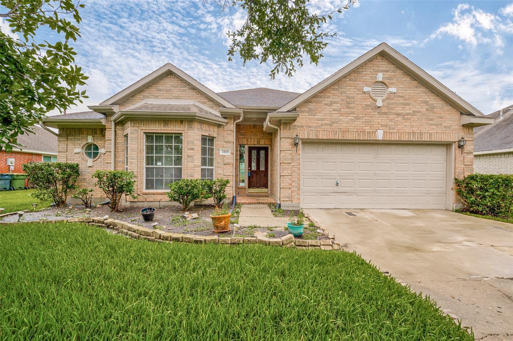 Primary Photo - 1103 E Hampton Dr