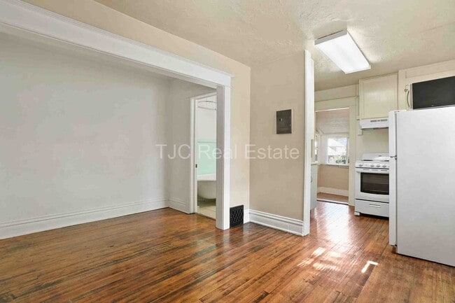 Photo - 468 - 474 S. Lincoln St. Apartment