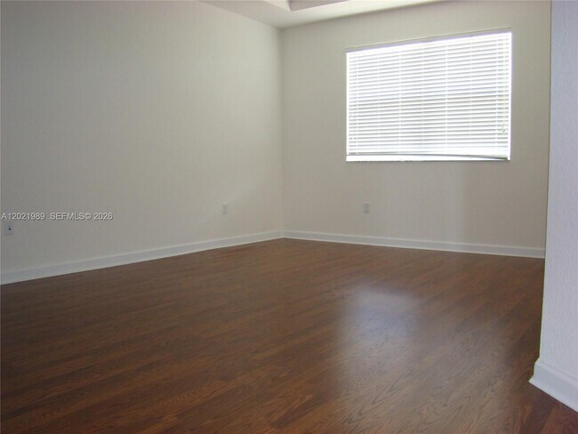 Building Photo - 8651 NW 111th Ct