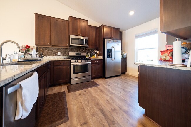 Foto del edificio - 15104 Emory Cir