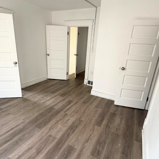 Foto del edificio - 3866 W 41st St