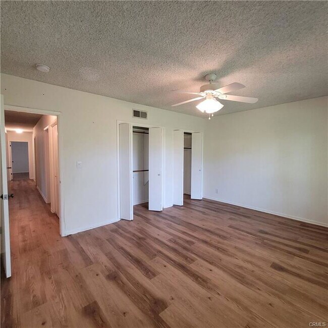 Foto del edificio - 303 S Kenneth Rd