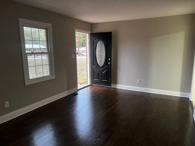 Foto del edificio - 824 Strawberry Ln