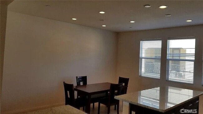 Foto del edificio - 908 N Acacia Ct