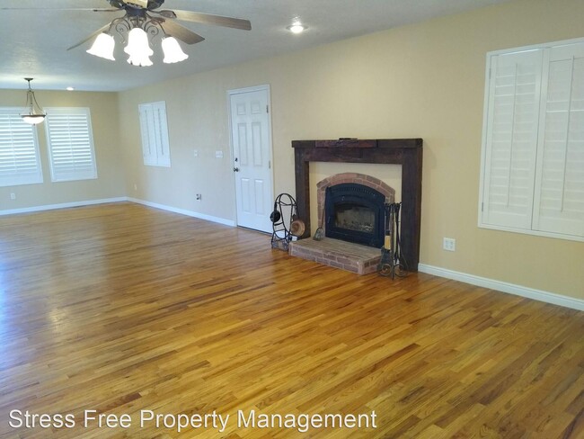 Building Photo - 3 br, 3 bath House - 443 North Harmony Drive