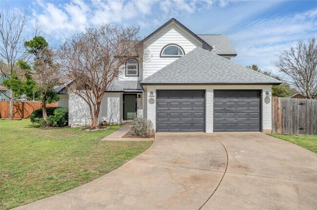 Foto del edificio - 901 Oakcrest Cir