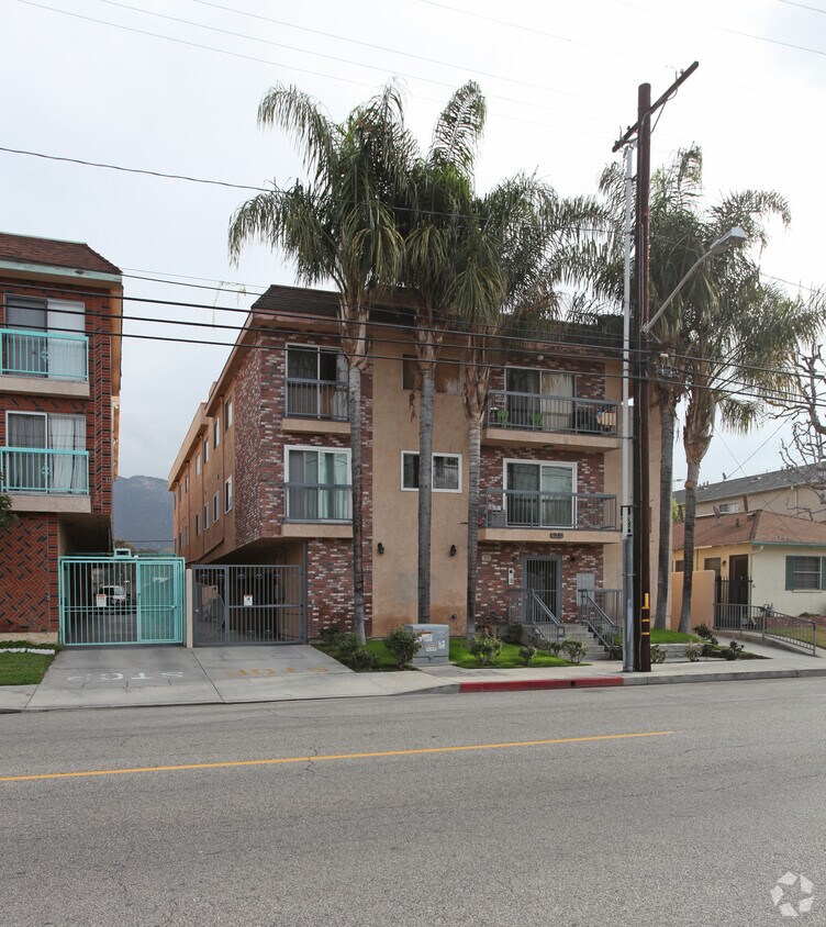 Foto del edificio - 630 S Lake St