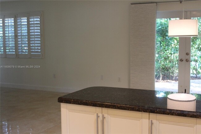 Building Photo - 4851 Southwest 57th Avenue, Miami, FL 3315...