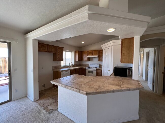 Foto del edificio - 675 Warm Springs Pl