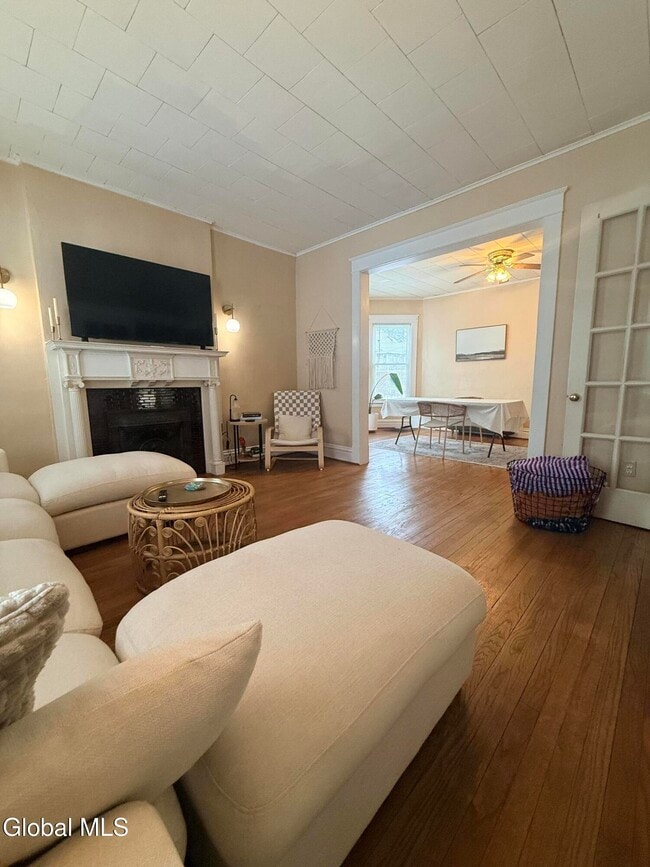 Foto del edificio - 16 Blakely Ct