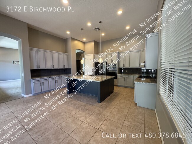Foto del edificio - 3172 E Birchwood Pl
