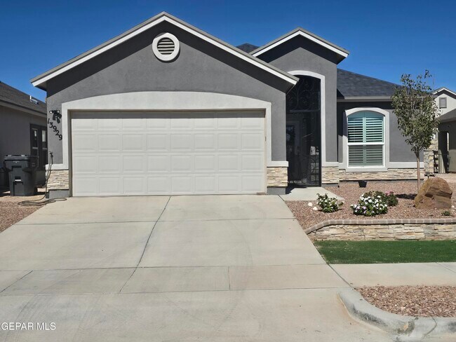 Foto del edificio - 13929 Garforth Ave