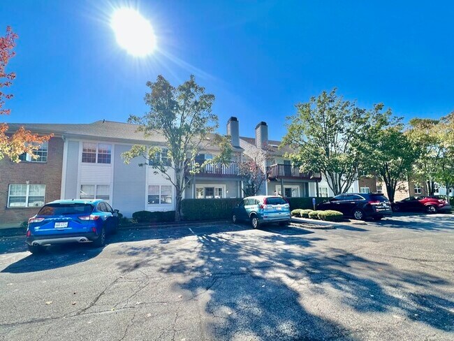Foto del edificio - Light-Filled Loveland Condo with Upgrades!