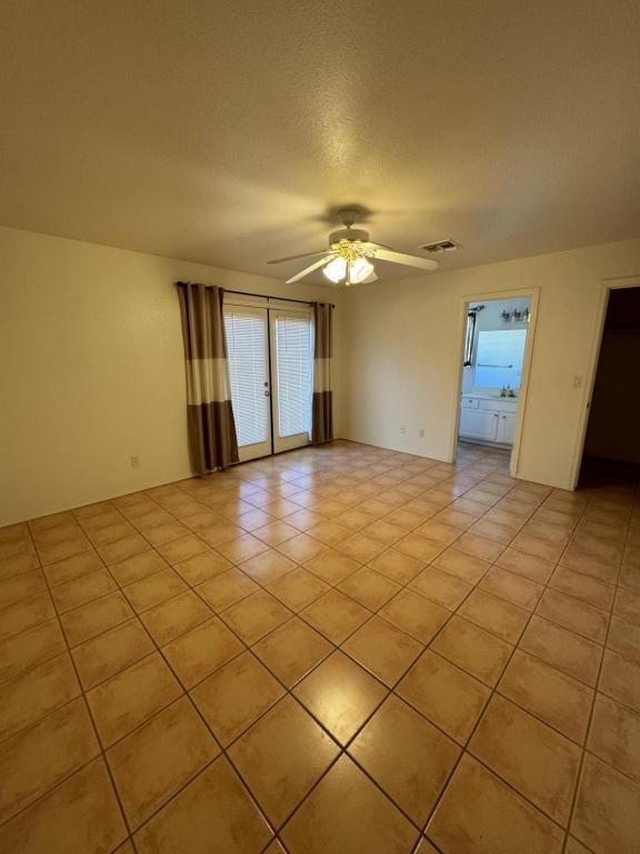 Foto del edificio - 5005 Camelback Pl