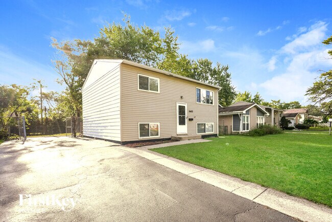 Building Photo - 16403 Marshfield Ave