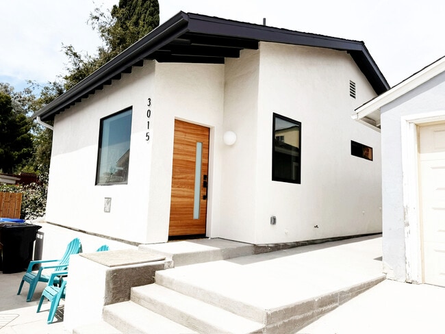 Building Photo - 3017 Orange Ave