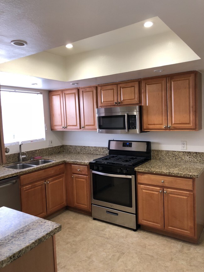 Kitchen - 10260 Plainview Ave