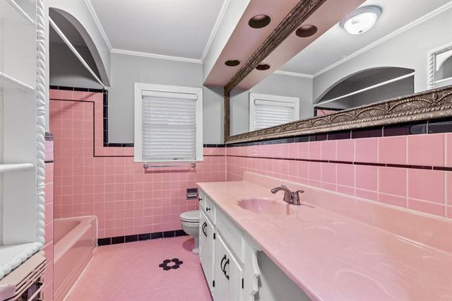 Building Photo - 121 Harmonson