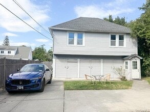 Building Photo - 122 Combs Ave
