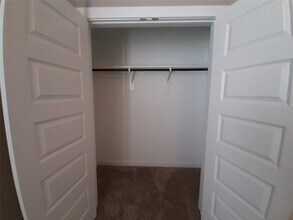 Building Photo - 9741 Grosbeak Ln