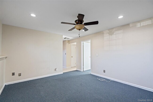 Foto del edificio - 445 S Wellwood Ave