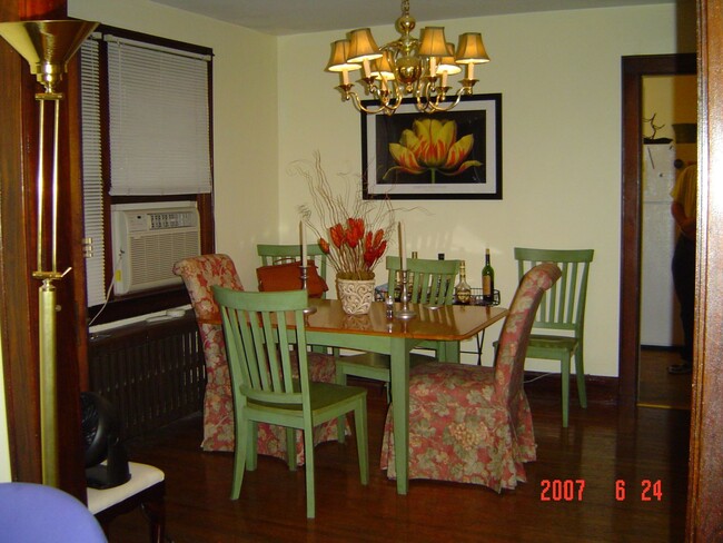 Building Photo - 2 Bedroom Apartment in Heart of Oakley