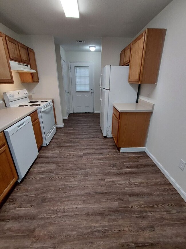 Foto del edificio - 15143 Deer Creek Dr