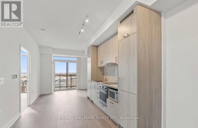 Building Photo - 60 Honeycrisp Cres