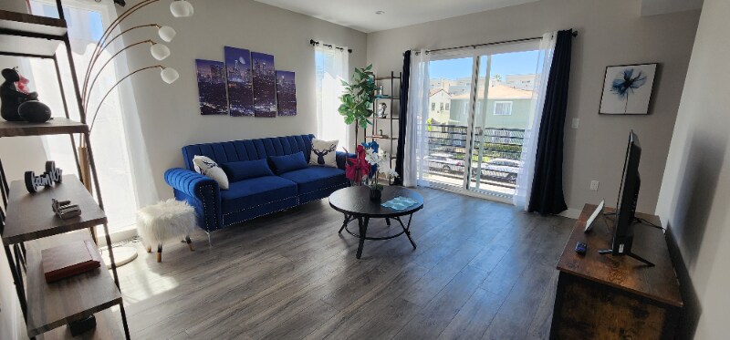 Photo - 1106 Serrano Ave