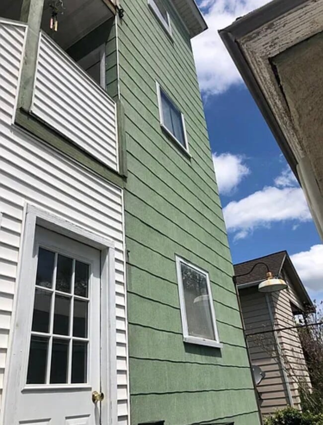 Building Photo - 217 Clarendon St