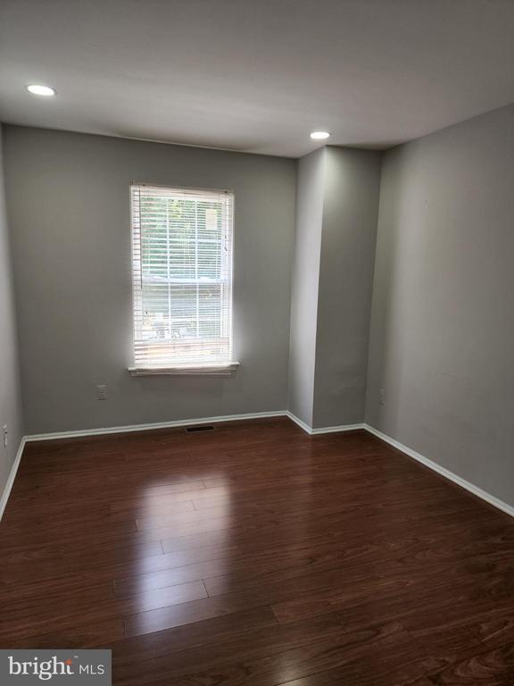 Building Photo - 182 Scobee Ln