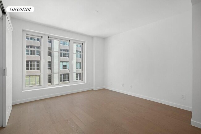 Foto del edificio - 37-26 32nd St