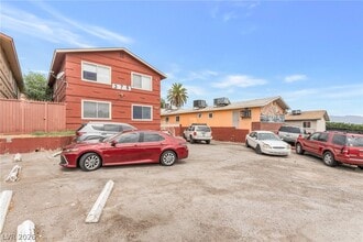 Building Photo - 375 N 15th St