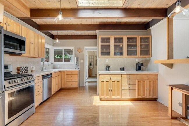 Foto del edificio - Boulder Creek Sanctuary! 50% off 1st months rent!